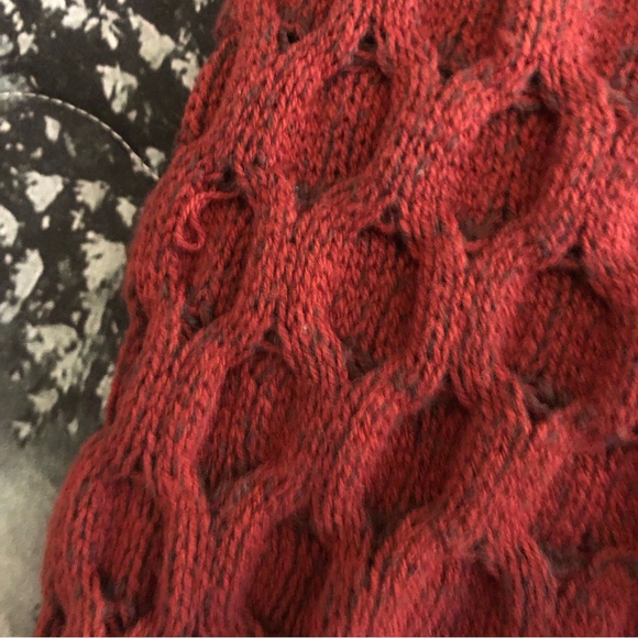 Red knit turtleneck sweater - Picture 6 of 6